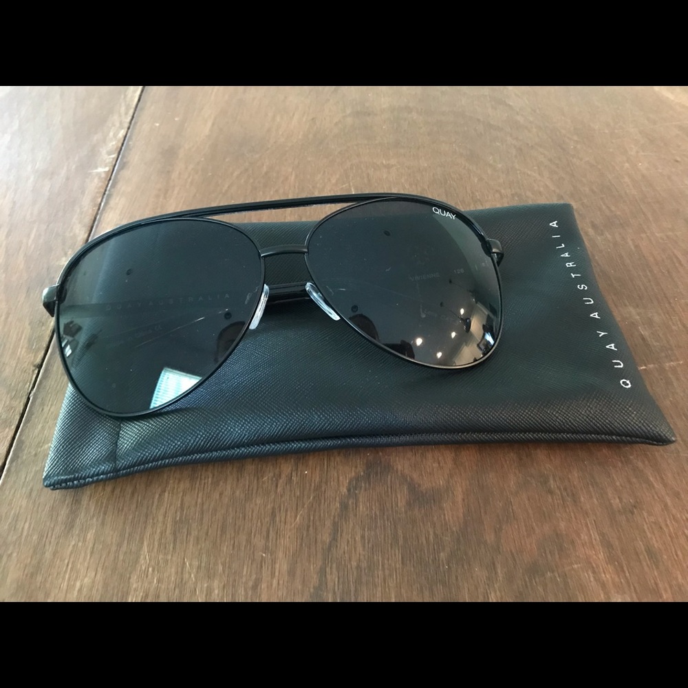 NWOT Quay Sunglasses